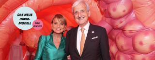 Uschi Glas im Darmmodell